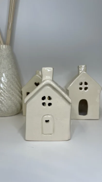 Casita Navideña chica de cerámica esmaltada