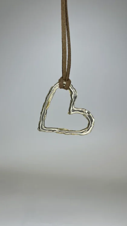 Corazón Vacio Bronce - Image 3