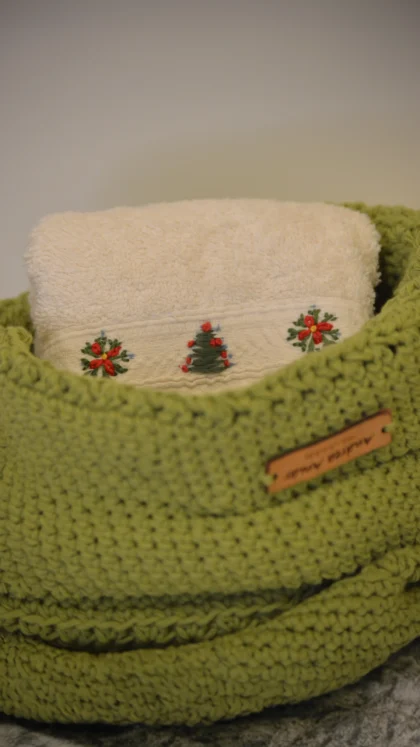 Toalla de Mano Bordada Estilo Navideño